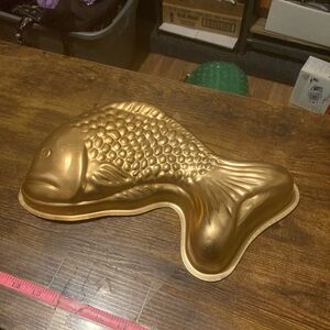 Vintage fish copper jello mold
